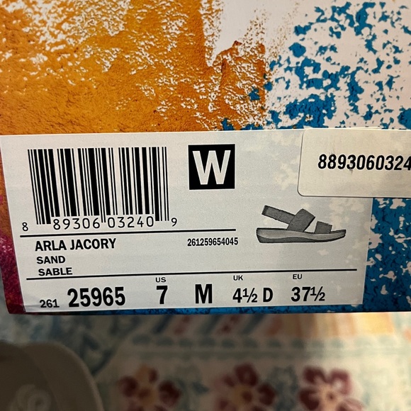 Clarks Cloud steppers Size 7M, color Sand, with Box - Picture 9 of 10